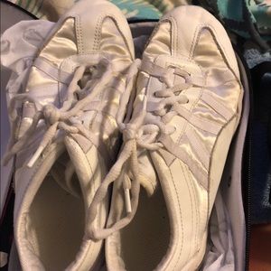 Nfinity cheer shoes